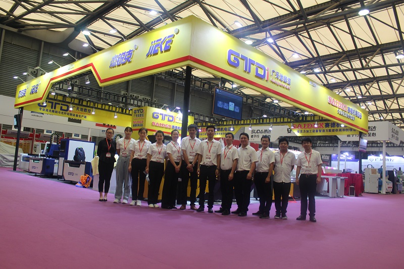 乐鱼数控带您直击2020上海广告展展会现场